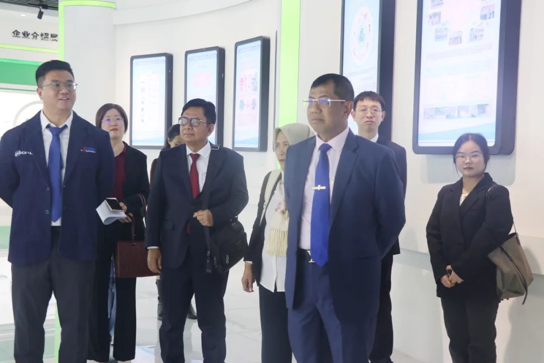 20231208-3-印尼工業部、莫羅瓦利金屬工業理工學院、佛山職業技術學院蒞臨邦普循環交流訪問.jpg
