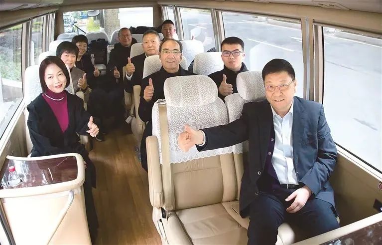 20240306-1-邦普循環(huán)組織收看第十四屆全國(guó)人民代表大會(huì)第二次會(huì)議開(kāi)幕會(huì).jpg